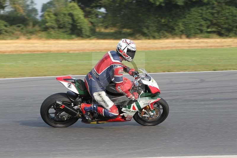 Motorcycle action photographs;Trackday digital images;event digital images;eventdigitalimages;no limits trackday;peter wileman photography;snetterton;snetterton circuit norfolk;snetterton photographs;trackday;trackday photos