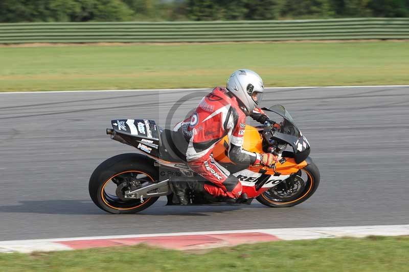 Motorcycle action photographs;Trackday digital images;event digital images;eventdigitalimages;no limits trackday;peter wileman photography;snetterton;snetterton circuit norfolk;snetterton photographs;trackday;trackday photos