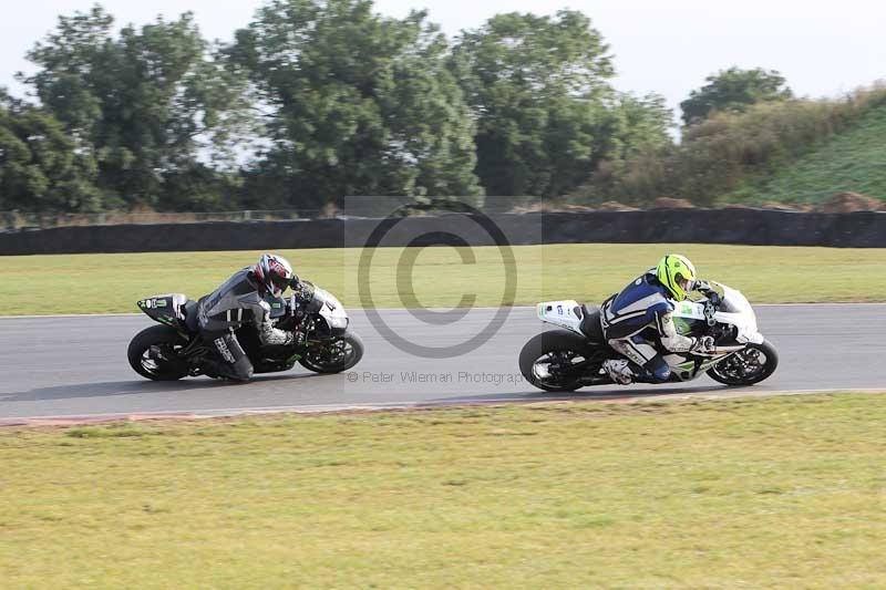 Motorcycle action photographs;Trackday digital images;event digital images;eventdigitalimages;no limits trackday;peter wileman photography;snetterton;snetterton circuit norfolk;snetterton photographs;trackday;trackday photos
