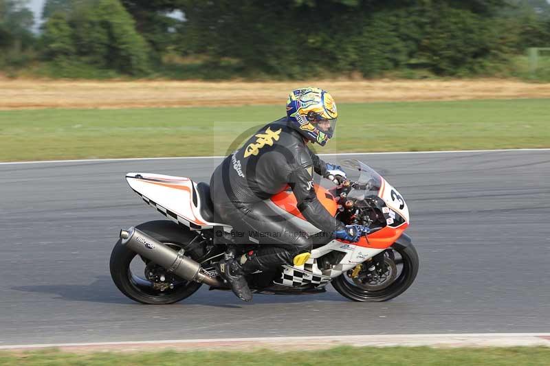 Motorcycle action photographs;Trackday digital images;event digital images;eventdigitalimages;no limits trackday;peter wileman photography;snetterton;snetterton circuit norfolk;snetterton photographs;trackday;trackday photos
