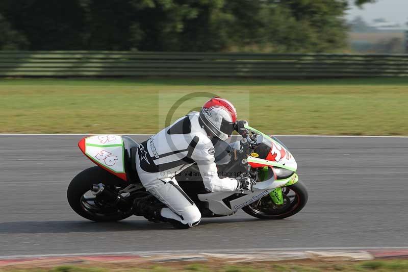Motorcycle action photographs;Trackday digital images;event digital images;eventdigitalimages;no limits trackday;peter wileman photography;snetterton;snetterton circuit norfolk;snetterton photographs;trackday;trackday photos