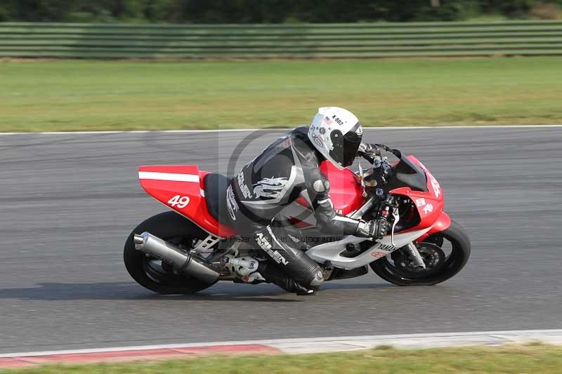Motorcycle action photographs;Trackday digital images;event digital images;eventdigitalimages;no limits trackday;peter wileman photography;snetterton;snetterton circuit norfolk;snetterton photographs;trackday;trackday photos