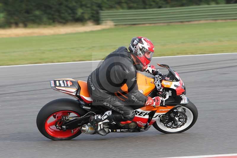 Motorcycle action photographs;Trackday digital images;event digital images;eventdigitalimages;no limits trackday;peter wileman photography;snetterton;snetterton circuit norfolk;snetterton photographs;trackday;trackday photos