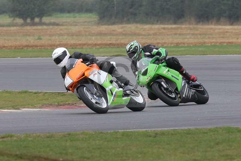 Motorcycle action photographs;Trackday digital images;event digital images;eventdigitalimages;no limits trackday;peter wileman photography;snetterton;snetterton circuit norfolk;snetterton photographs;trackday;trackday photos