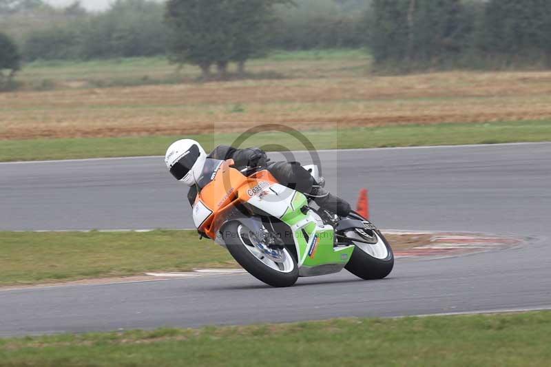 Motorcycle action photographs;Trackday digital images;event digital images;eventdigitalimages;no limits trackday;peter wileman photography;snetterton;snetterton circuit norfolk;snetterton photographs;trackday;trackday photos