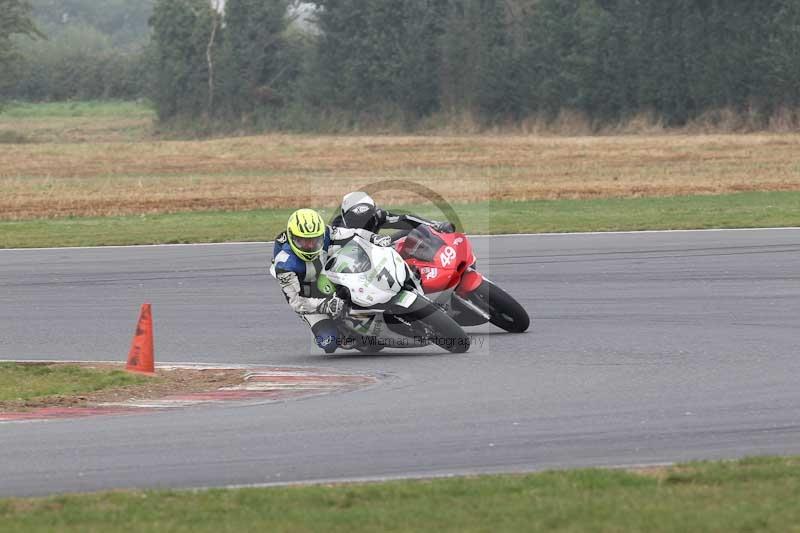 Motorcycle action photographs;Trackday digital images;event digital images;eventdigitalimages;no limits trackday;peter wileman photography;snetterton;snetterton circuit norfolk;snetterton photographs;trackday;trackday photos