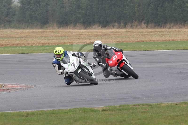 Motorcycle action photographs;Trackday digital images;event digital images;eventdigitalimages;no limits trackday;peter wileman photography;snetterton;snetterton circuit norfolk;snetterton photographs;trackday;trackday photos