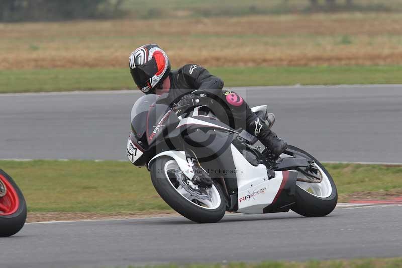 Motorcycle action photographs;Trackday digital images;event digital images;eventdigitalimages;no limits trackday;peter wileman photography;snetterton;snetterton circuit norfolk;snetterton photographs;trackday;trackday photos