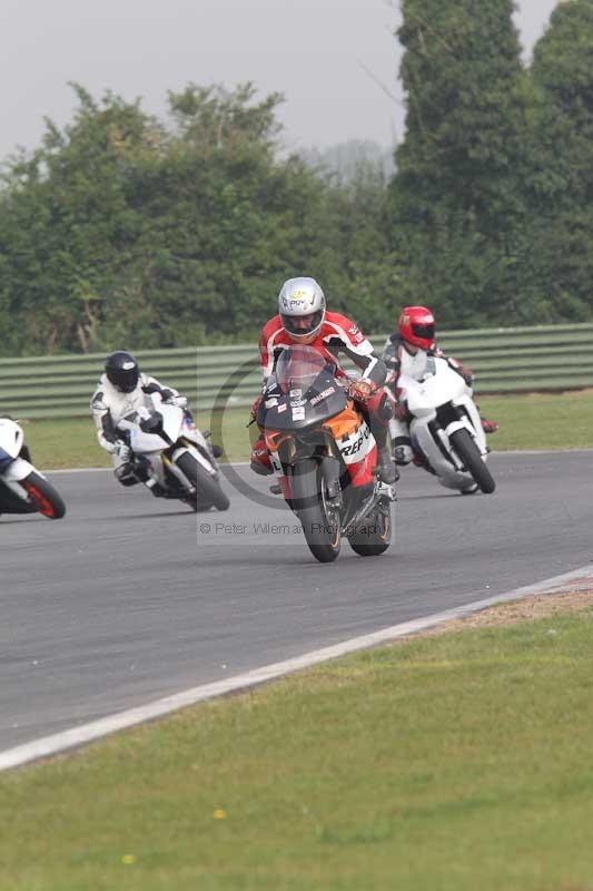 Motorcycle action photographs;Trackday digital images;event digital images;eventdigitalimages;no limits trackday;peter wileman photography;snetterton;snetterton circuit norfolk;snetterton photographs;trackday;trackday photos
