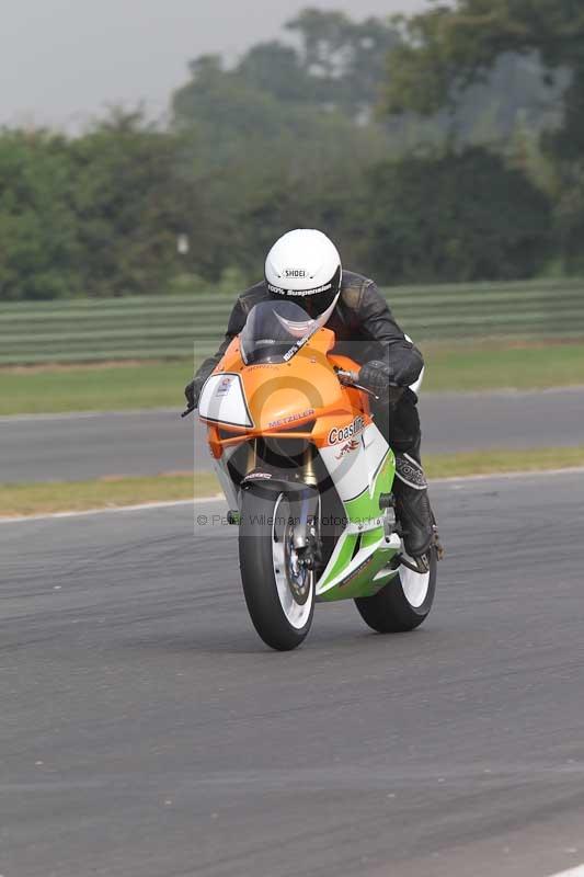 Motorcycle action photographs;Trackday digital images;event digital images;eventdigitalimages;no limits trackday;peter wileman photography;snetterton;snetterton circuit norfolk;snetterton photographs;trackday;trackday photos