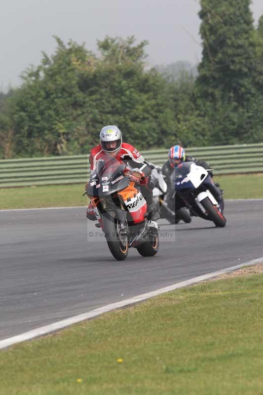 Motorcycle action photographs;Trackday digital images;event digital images;eventdigitalimages;no limits trackday;peter wileman photography;snetterton;snetterton circuit norfolk;snetterton photographs;trackday;trackday photos