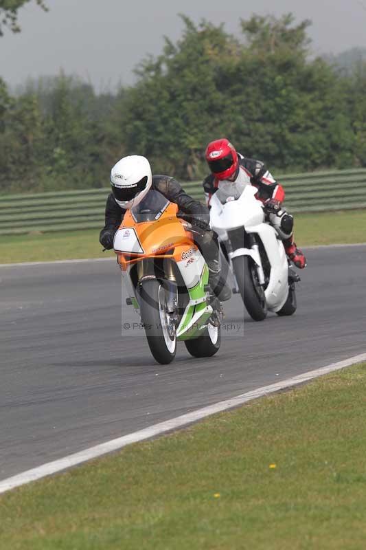 Motorcycle action photographs;Trackday digital images;event digital images;eventdigitalimages;no limits trackday;peter wileman photography;snetterton;snetterton circuit norfolk;snetterton photographs;trackday;trackday photos