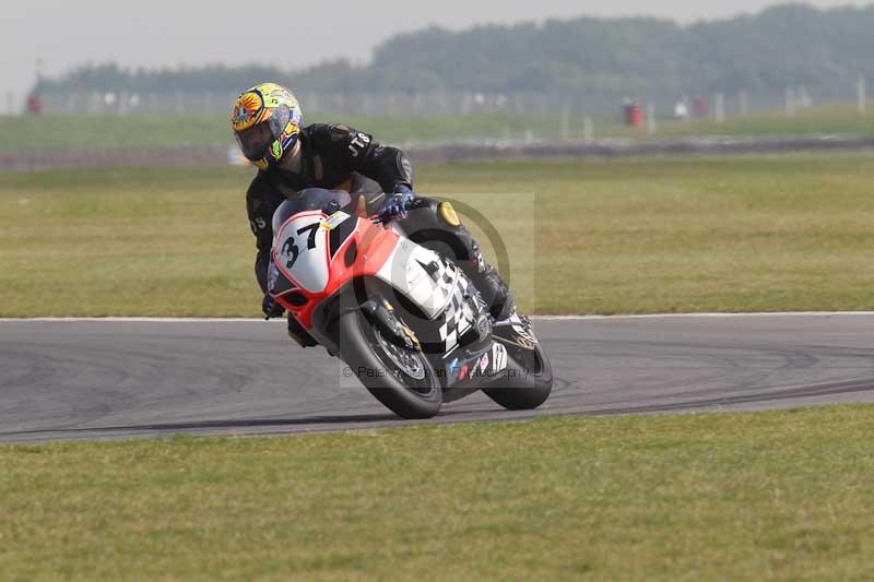 Motorcycle action photographs;Trackday digital images;event digital images;eventdigitalimages;no limits trackday;peter wileman photography;snetterton;snetterton circuit norfolk;snetterton photographs;trackday;trackday photos