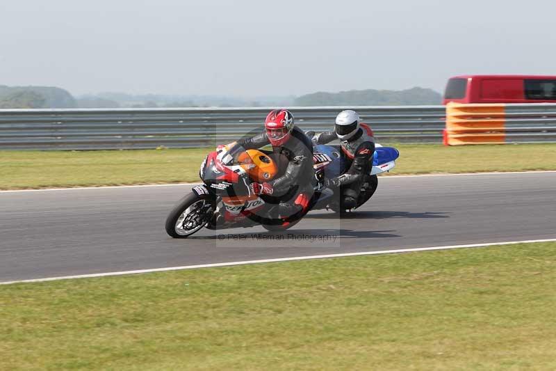 Motorcycle action photographs;Trackday digital images;event digital images;eventdigitalimages;no limits trackday;peter wileman photography;snetterton;snetterton circuit norfolk;snetterton photographs;trackday;trackday photos