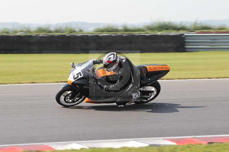 Motorcycle action photographs;Trackday digital images;event digital images;eventdigitalimages;no limits trackday;peter wileman photography;snetterton;snetterton circuit norfolk;snetterton photographs;trackday;trackday photos