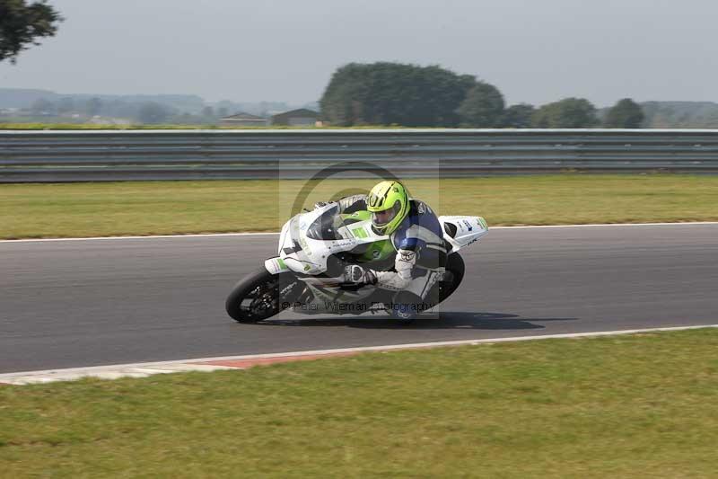 Motorcycle action photographs;Trackday digital images;event digital images;eventdigitalimages;no limits trackday;peter wileman photography;snetterton;snetterton circuit norfolk;snetterton photographs;trackday;trackday photos