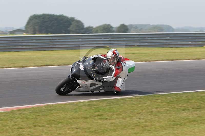 Motorcycle action photographs;Trackday digital images;event digital images;eventdigitalimages;no limits trackday;peter wileman photography;snetterton;snetterton circuit norfolk;snetterton photographs;trackday;trackday photos