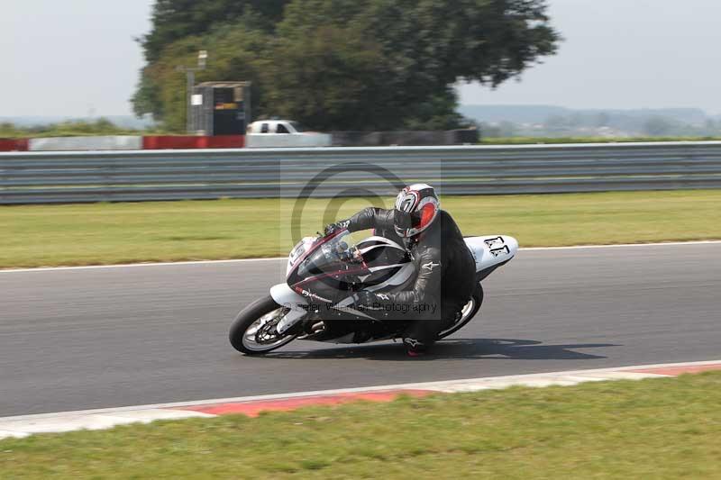 Motorcycle action photographs;Trackday digital images;event digital images;eventdigitalimages;no limits trackday;peter wileman photography;snetterton;snetterton circuit norfolk;snetterton photographs;trackday;trackday photos