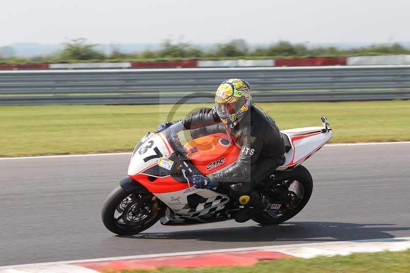 Motorcycle action photographs;Trackday digital images;event digital images;eventdigitalimages;no limits trackday;peter wileman photography;snetterton;snetterton circuit norfolk;snetterton photographs;trackday;trackday photos