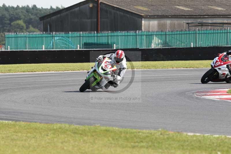 Motorcycle action photographs;Trackday digital images;event digital images;eventdigitalimages;no limits trackday;peter wileman photography;snetterton;snetterton circuit norfolk;snetterton photographs;trackday;trackday photos