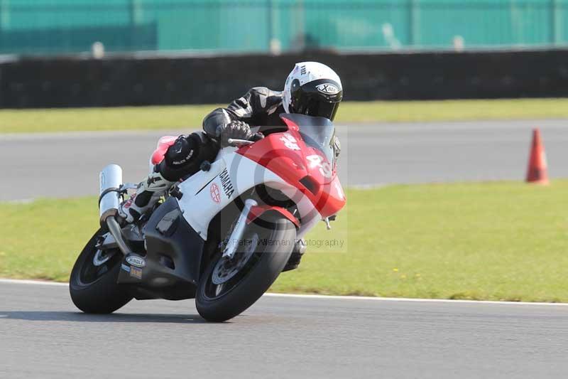 Motorcycle action photographs;Trackday digital images;event digital images;eventdigitalimages;no limits trackday;peter wileman photography;snetterton;snetterton circuit norfolk;snetterton photographs;trackday;trackday photos