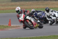 Motorcycle-action-photographs;Trackday-digital-images;event-digital-images;eventdigitalimages;no-limits-trackday;peter-wileman-photography;snetterton;snetterton-circuit-norfolk;snetterton-photographs;trackday;trackday-photos
