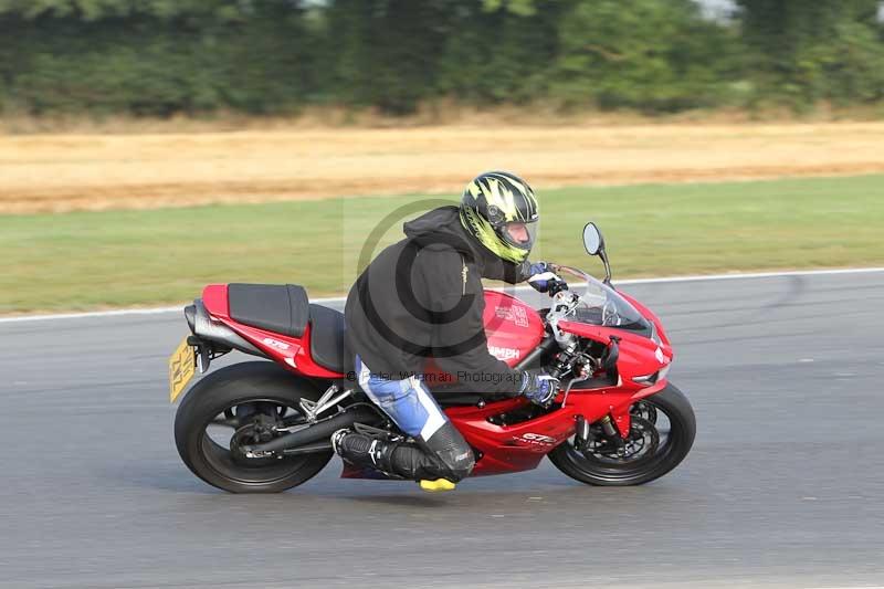 Motorcycle action photographs;Trackday digital images;event digital images;eventdigitalimages;no limits trackday;peter wileman photography;snetterton;snetterton circuit norfolk;snetterton photographs;trackday;trackday photos
