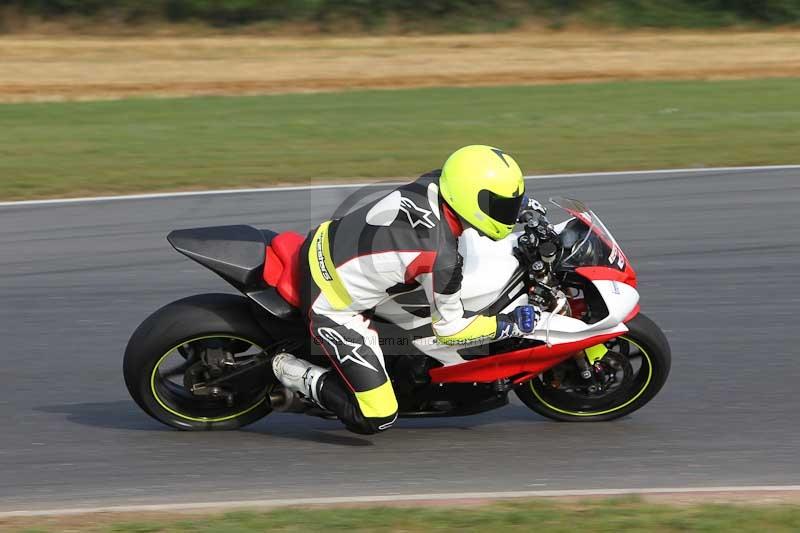 Motorcycle action photographs;Trackday digital images;event digital images;eventdigitalimages;no limits trackday;peter wileman photography;snetterton;snetterton circuit norfolk;snetterton photographs;trackday;trackday photos