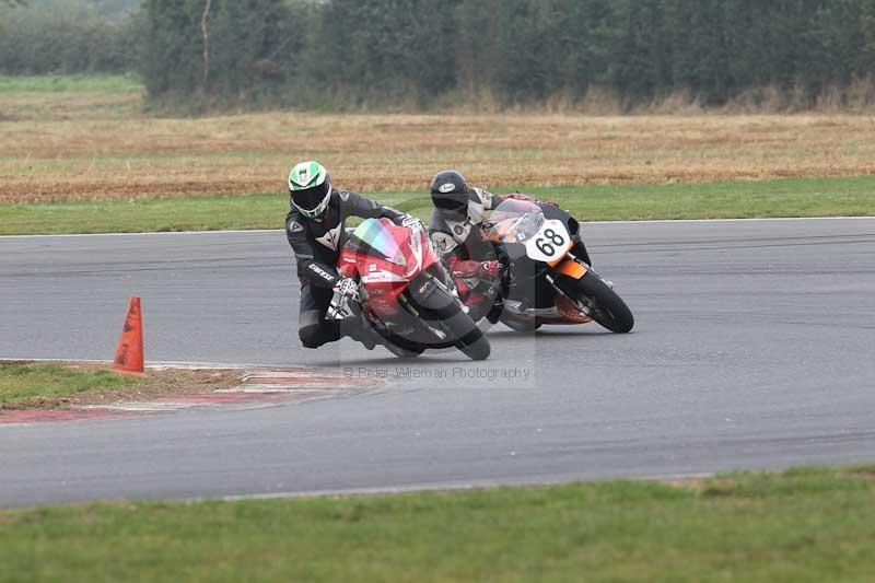 Motorcycle action photographs;Trackday digital images;event digital images;eventdigitalimages;no limits trackday;peter wileman photography;snetterton;snetterton circuit norfolk;snetterton photographs;trackday;trackday photos