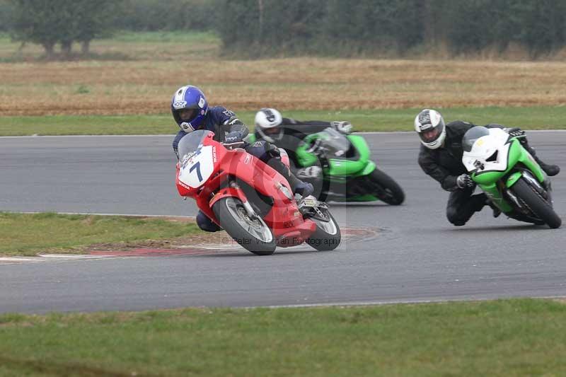 Motorcycle action photographs;Trackday digital images;event digital images;eventdigitalimages;no limits trackday;peter wileman photography;snetterton;snetterton circuit norfolk;snetterton photographs;trackday;trackday photos