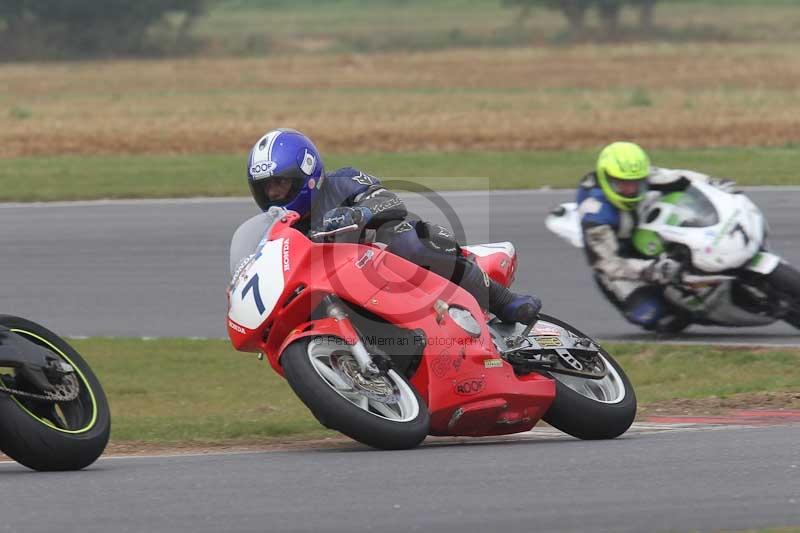Motorcycle action photographs;Trackday digital images;event digital images;eventdigitalimages;no limits trackday;peter wileman photography;snetterton;snetterton circuit norfolk;snetterton photographs;trackday;trackday photos