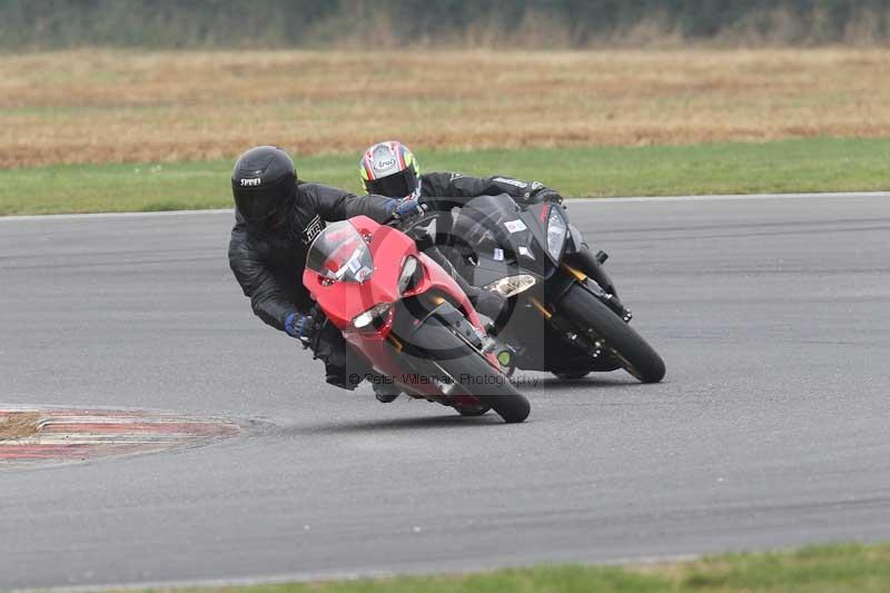 Motorcycle action photographs;Trackday digital images;event digital images;eventdigitalimages;no limits trackday;peter wileman photography;snetterton;snetterton circuit norfolk;snetterton photographs;trackday;trackday photos