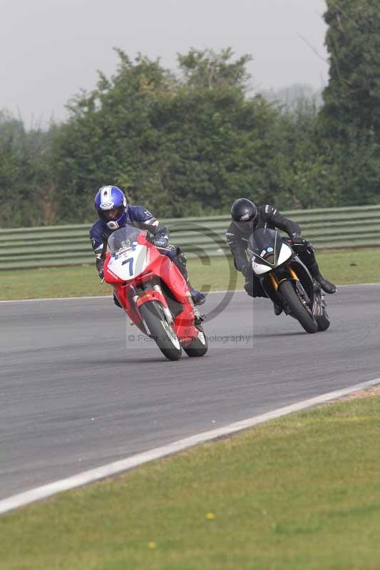 Motorcycle action photographs;Trackday digital images;event digital images;eventdigitalimages;no limits trackday;peter wileman photography;snetterton;snetterton circuit norfolk;snetterton photographs;trackday;trackday photos