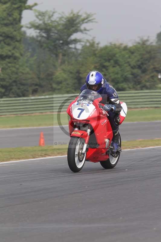 Motorcycle action photographs;Trackday digital images;event digital images;eventdigitalimages;no limits trackday;peter wileman photography;snetterton;snetterton circuit norfolk;snetterton photographs;trackday;trackday photos