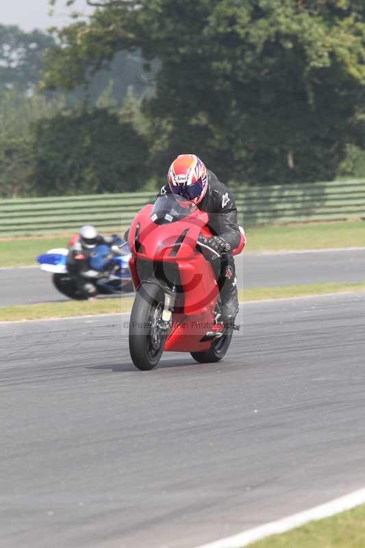 Motorcycle action photographs;Trackday digital images;event digital images;eventdigitalimages;no limits trackday;peter wileman photography;snetterton;snetterton circuit norfolk;snetterton photographs;trackday;trackday photos