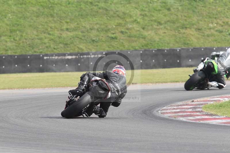 Motorcycle action photographs;Trackday digital images;event digital images;eventdigitalimages;no limits trackday;peter wileman photography;snetterton;snetterton circuit norfolk;snetterton photographs;trackday;trackday photos