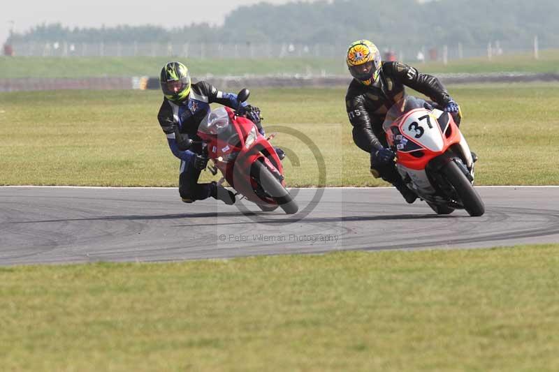 Motorcycle action photographs;Trackday digital images;event digital images;eventdigitalimages;no limits trackday;peter wileman photography;snetterton;snetterton circuit norfolk;snetterton photographs;trackday;trackday photos