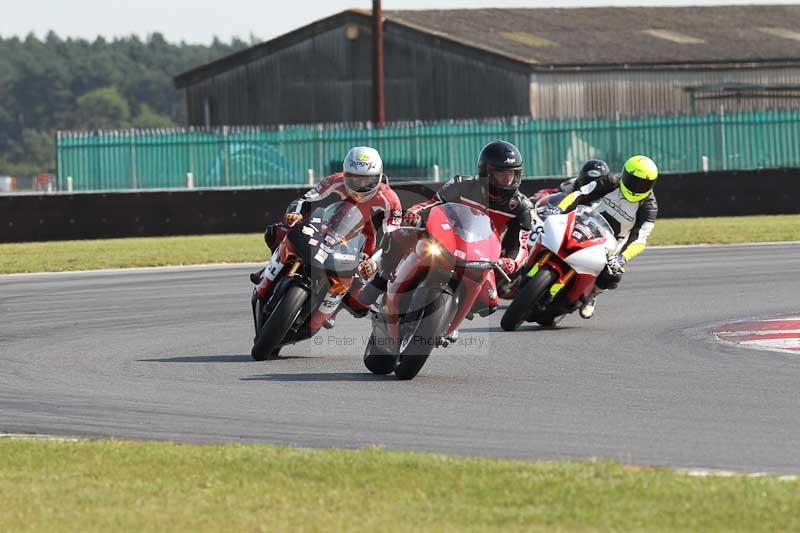 Motorcycle action photographs;Trackday digital images;event digital images;eventdigitalimages;no limits trackday;peter wileman photography;snetterton;snetterton circuit norfolk;snetterton photographs;trackday;trackday photos