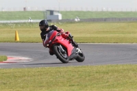 Motorcycle-action-photographs;Trackday-digital-images;event-digital-images;eventdigitalimages;no-limits-trackday;peter-wileman-photography;snetterton;snetterton-circuit-norfolk;snetterton-photographs;trackday;trackday-photos