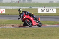 Motorcycle-action-photographs;Trackday-digital-images;event-digital-images;eventdigitalimages;no-limits-trackday;peter-wileman-photography;snetterton;snetterton-circuit-norfolk;snetterton-photographs;trackday;trackday-photos