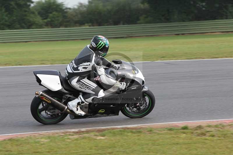 Motorcycle action photographs;Trackday digital images;event digital images;eventdigitalimages;no limits trackday;peter wileman photography;snetterton;snetterton circuit norfolk;snetterton photographs;trackday;trackday photos