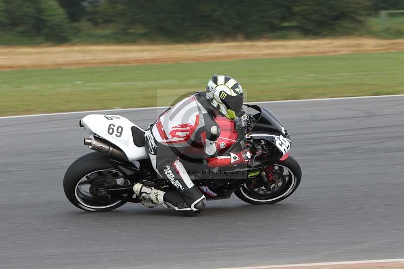 Motorcycle action photographs;Trackday digital images;event digital images;eventdigitalimages;no limits trackday;peter wileman photography;snetterton;snetterton circuit norfolk;snetterton photographs;trackday;trackday photos