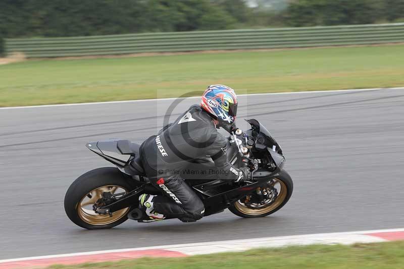 Motorcycle action photographs;Trackday digital images;event digital images;eventdigitalimages;no limits trackday;peter wileman photography;snetterton;snetterton circuit norfolk;snetterton photographs;trackday;trackday photos