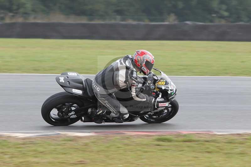 Motorcycle action photographs;Trackday digital images;event digital images;eventdigitalimages;no limits trackday;peter wileman photography;snetterton;snetterton circuit norfolk;snetterton photographs;trackday;trackday photos