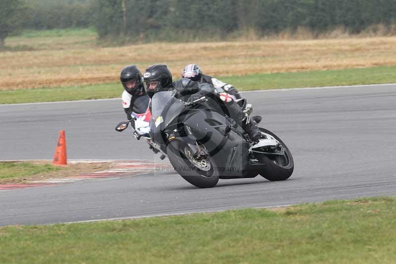 Motorcycle action photographs;Trackday digital images;event digital images;eventdigitalimages;no limits trackday;peter wileman photography;snetterton;snetterton circuit norfolk;snetterton photographs;trackday;trackday photos
