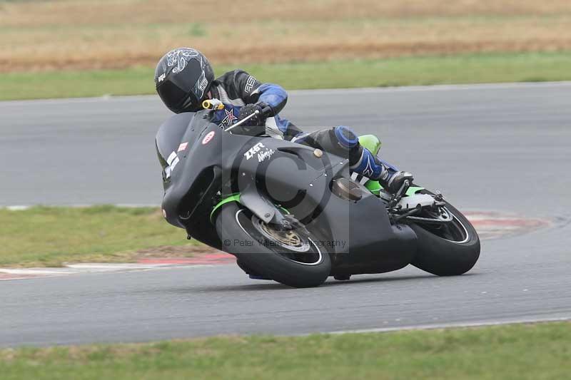Motorcycle action photographs;Trackday digital images;event digital images;eventdigitalimages;no limits trackday;peter wileman photography;snetterton;snetterton circuit norfolk;snetterton photographs;trackday;trackday photos