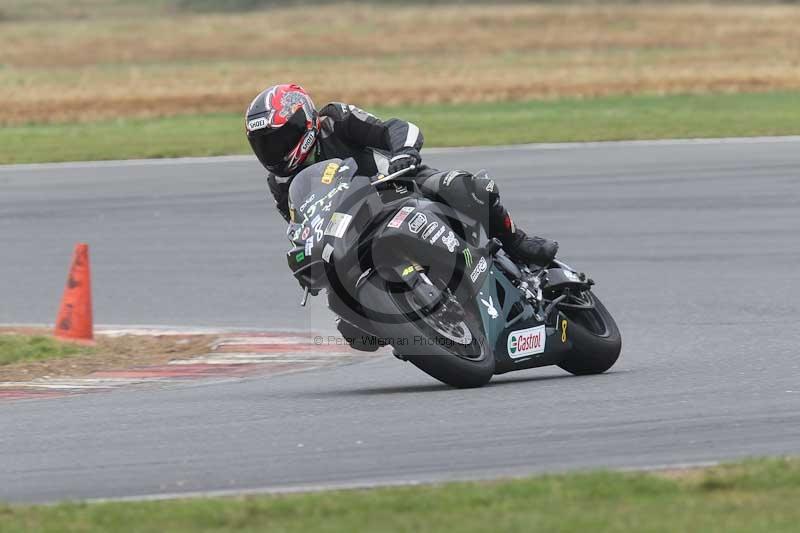Motorcycle action photographs;Trackday digital images;event digital images;eventdigitalimages;no limits trackday;peter wileman photography;snetterton;snetterton circuit norfolk;snetterton photographs;trackday;trackday photos