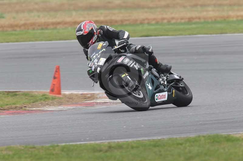 Motorcycle action photographs;Trackday digital images;event digital images;eventdigitalimages;no limits trackday;peter wileman photography;snetterton;snetterton circuit norfolk;snetterton photographs;trackday;trackday photos