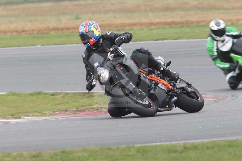 Motorcycle action photographs;Trackday digital images;event digital images;eventdigitalimages;no limits trackday;peter wileman photography;snetterton;snetterton circuit norfolk;snetterton photographs;trackday;trackday photos