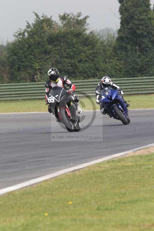 Motorcycle action photographs;Trackday digital images;event digital images;eventdigitalimages;no limits trackday;peter wileman photography;snetterton;snetterton circuit norfolk;snetterton photographs;trackday;trackday photos
